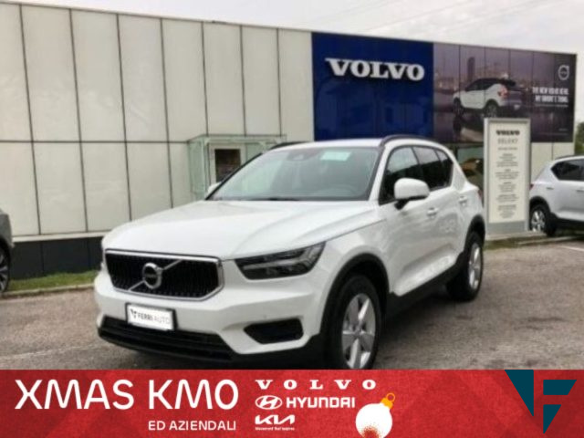 VOLVO XC40 T2 Geartronic Momentum Core 