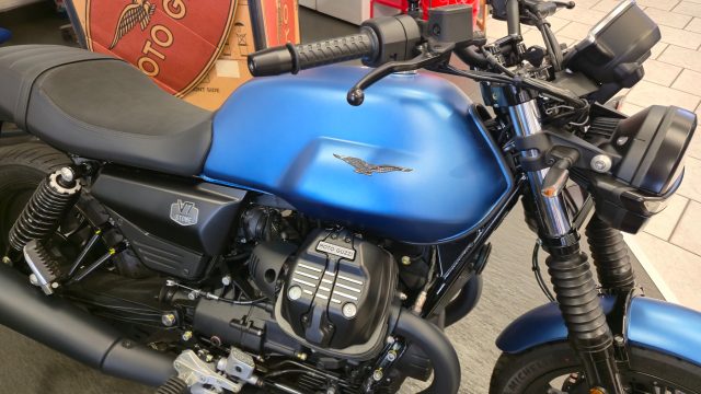 MOTO GUZZI V7 Vari colori pastello