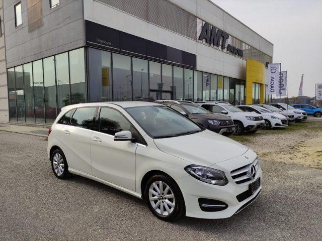 mercedes-benz b 180 180 d business navigatore + retrocamera +keyless anno 2018
