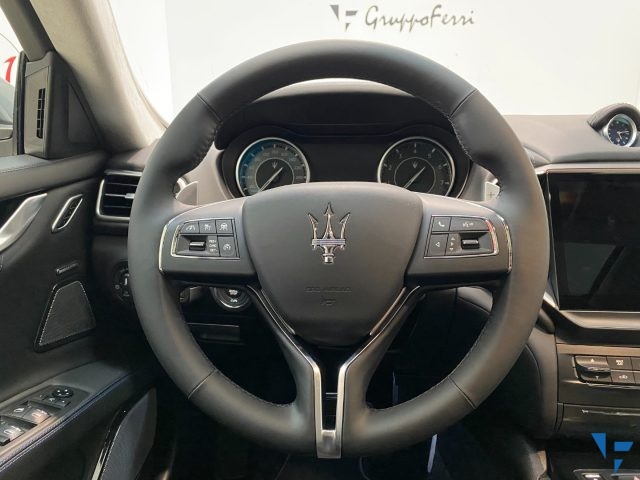 Maserati Ghibli benzina/elettrica - dettaglio 13