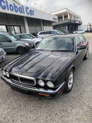 Jaguar XJ6 