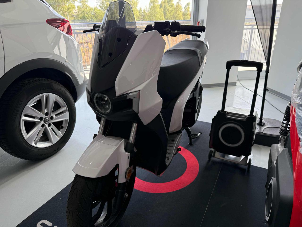 SILENCE S01 e-scooter 125 - 4