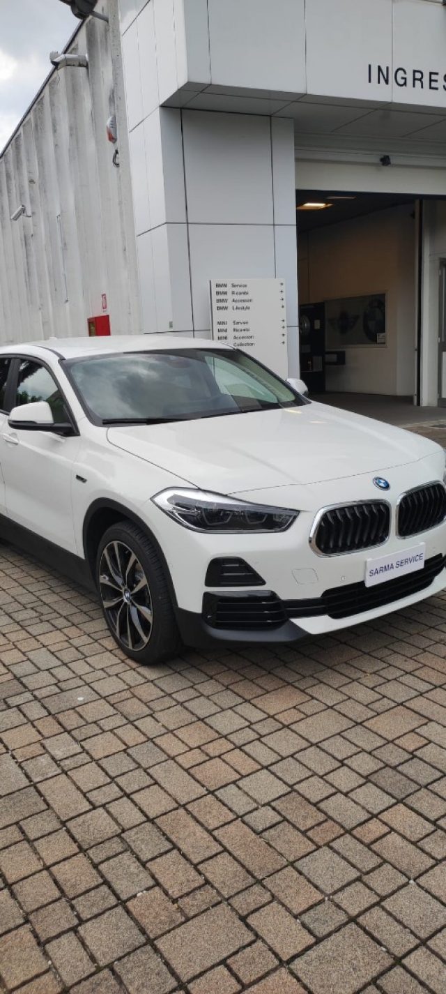 BMW X2 Alpinweiss III metallizzato