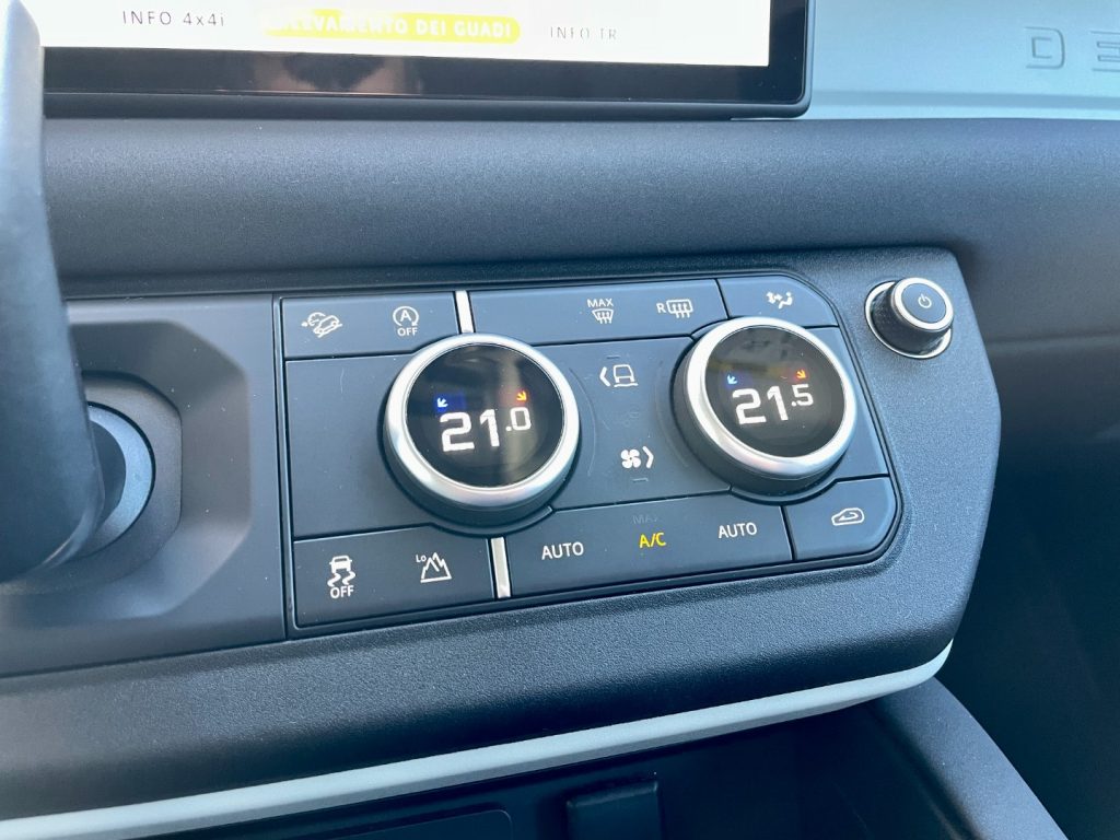 LAND ROVER Defender 90 3.0D I6 250cv MHEV AWD Auto S - 38