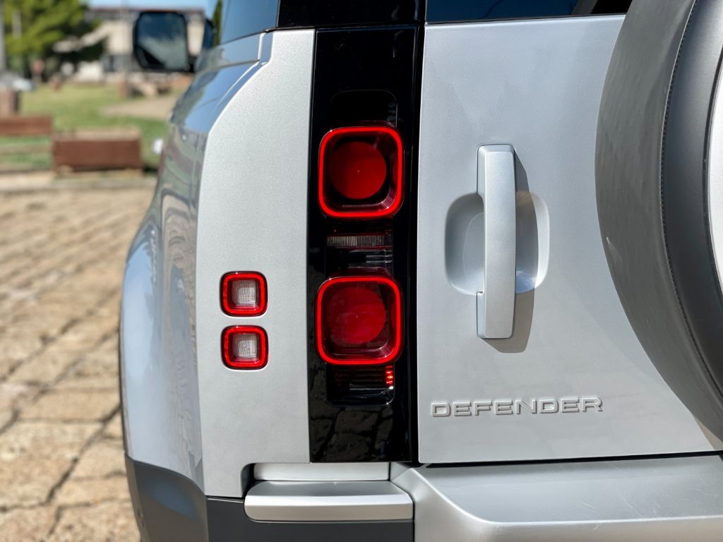 LAND ROVER Defender 90 3.0D I6 250cv MHEV AWD Auto S - 42