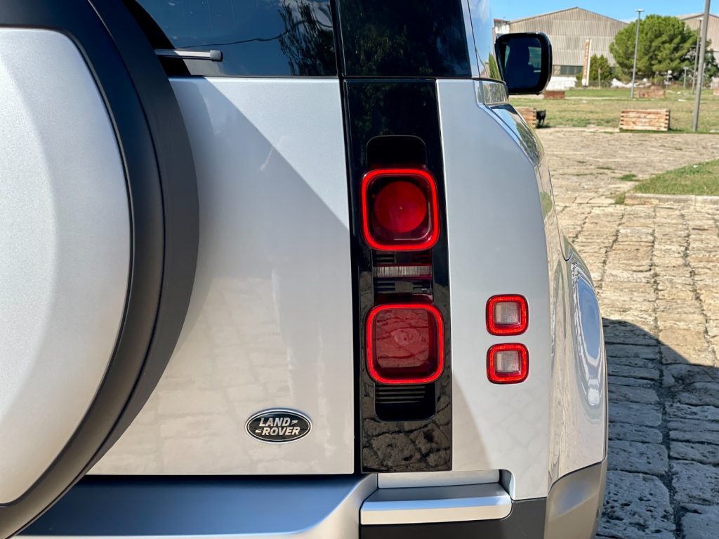 LAND ROVER Defender 90 3.0D I6 250cv MHEV AWD Auto S - 23