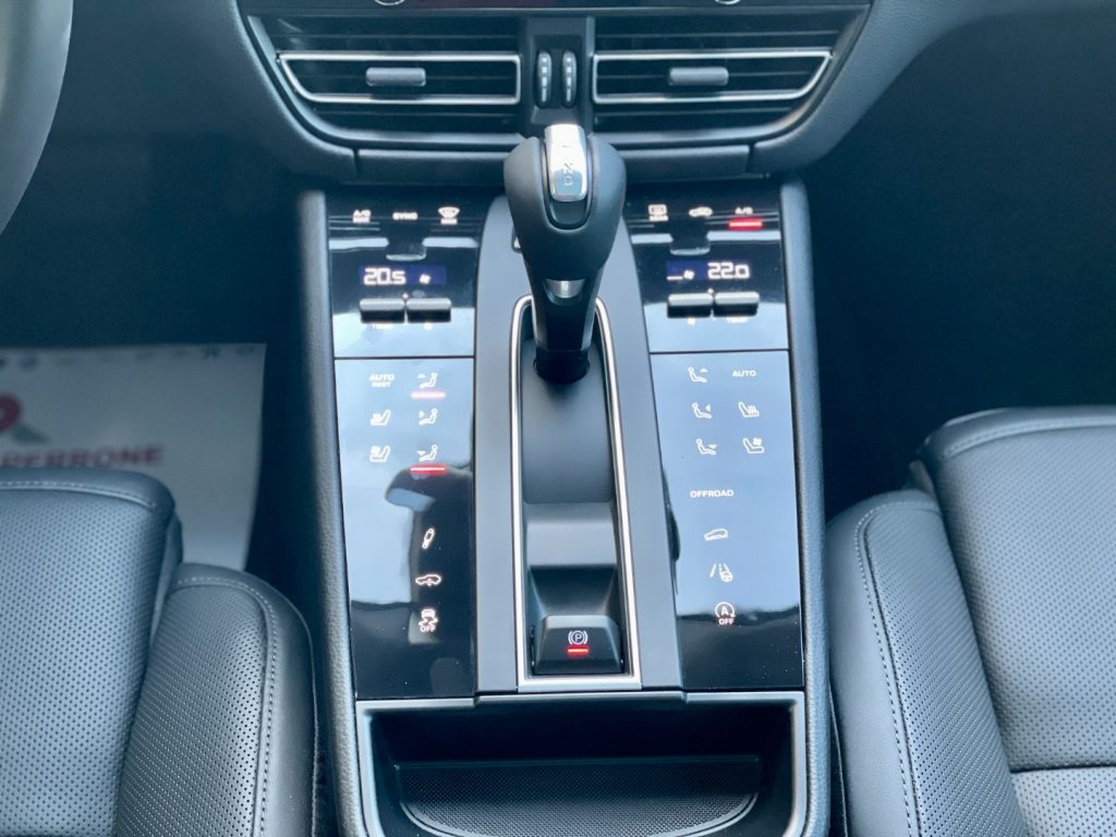 PORSCHE Macan 2.0i (Tetto/PASM/Sed.Vent./FULL-3.100 km) - 10