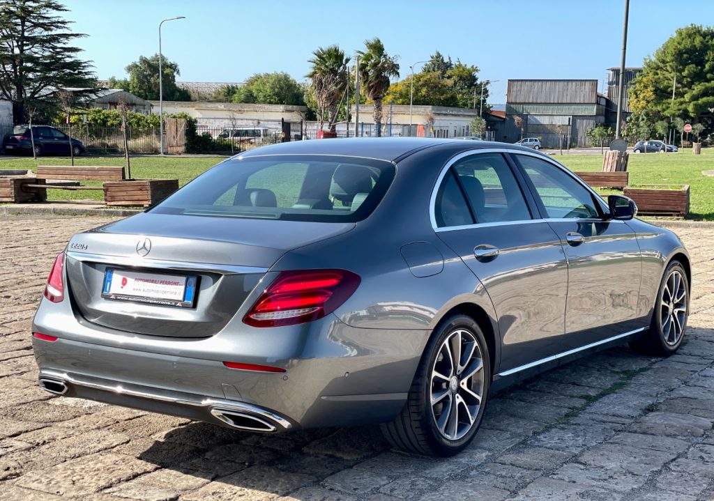 MERCEDES-BENZ E 220 d Sport (Virtual/Navi/Retro/LED) - 15