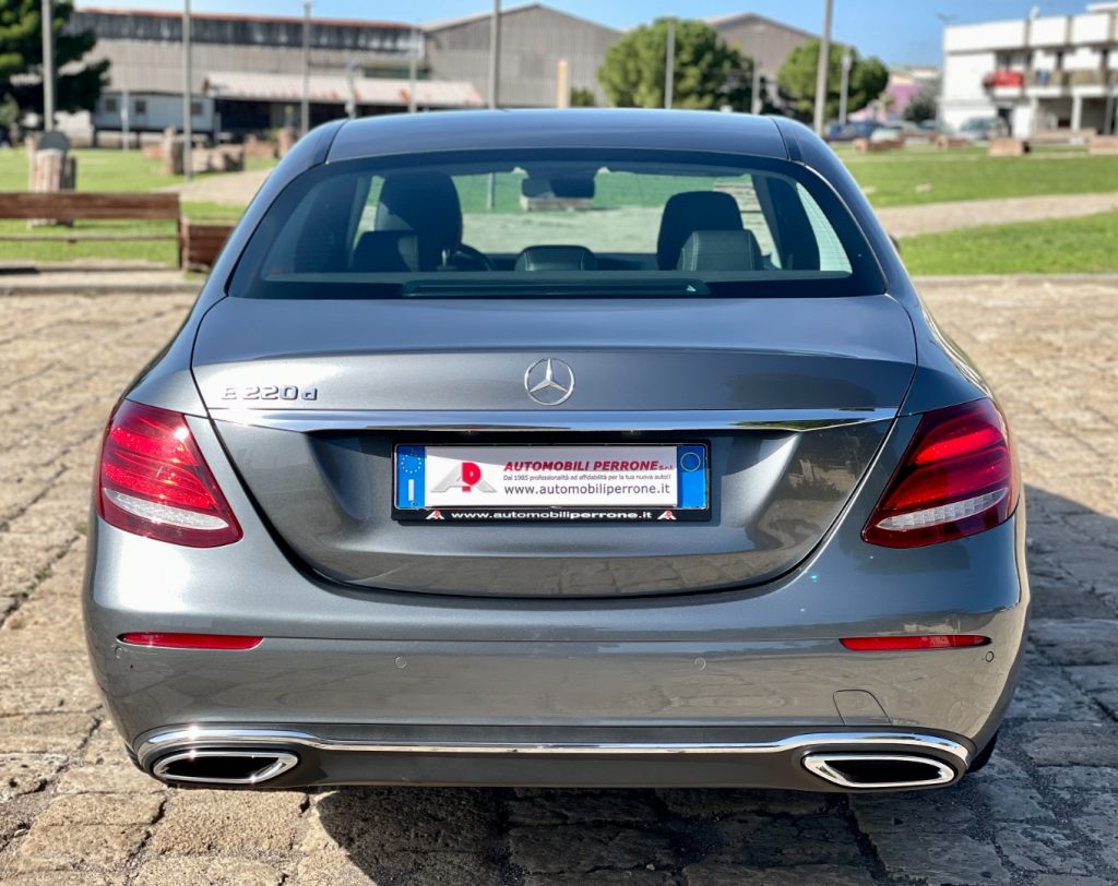 MERCEDES-BENZ E 220 d Sport (Virtual/Navi/Retro/LED) - 14