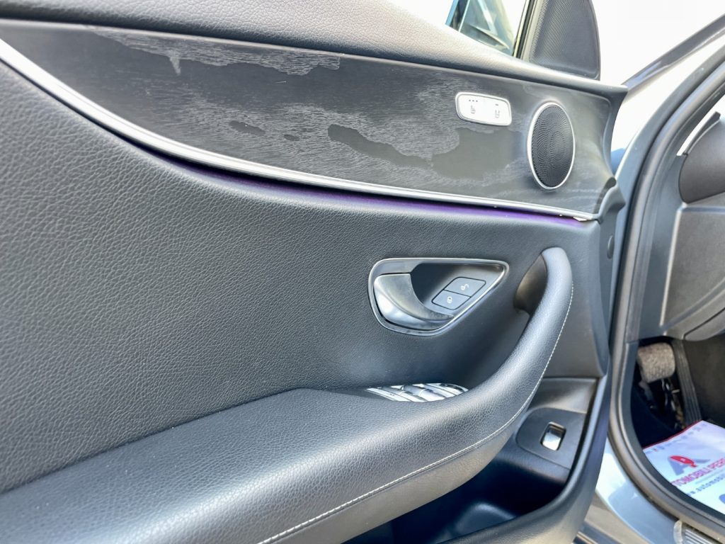 MERCEDES-BENZ E 220 d Sport (Virtual/Navi/Retro/LED) - 23