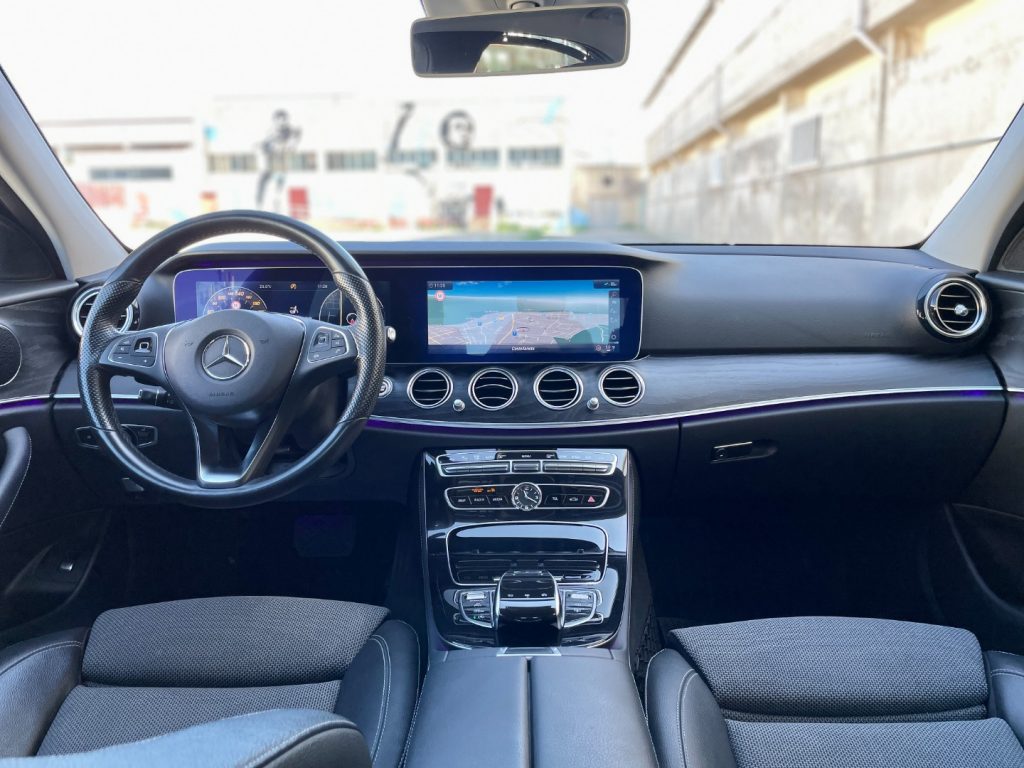 MERCEDES-BENZ E 220 d Sport (Virtual/Navi/Retro/LED) - 7