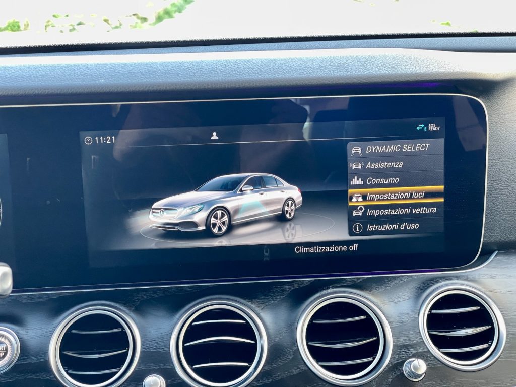 MERCEDES-BENZ E 220 d Sport (Virtual/Navi/Retro/LED) - 39
