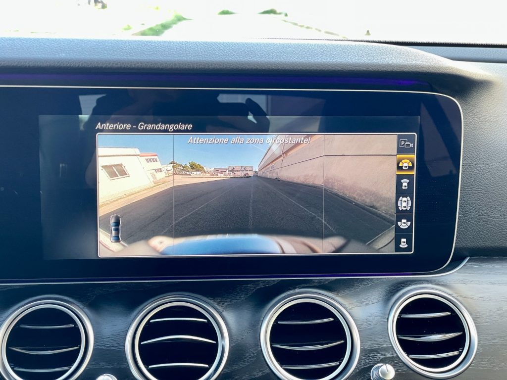 MERCEDES-BENZ E 220 d Sport (Virtual/Navi/Retro/LED) - 41