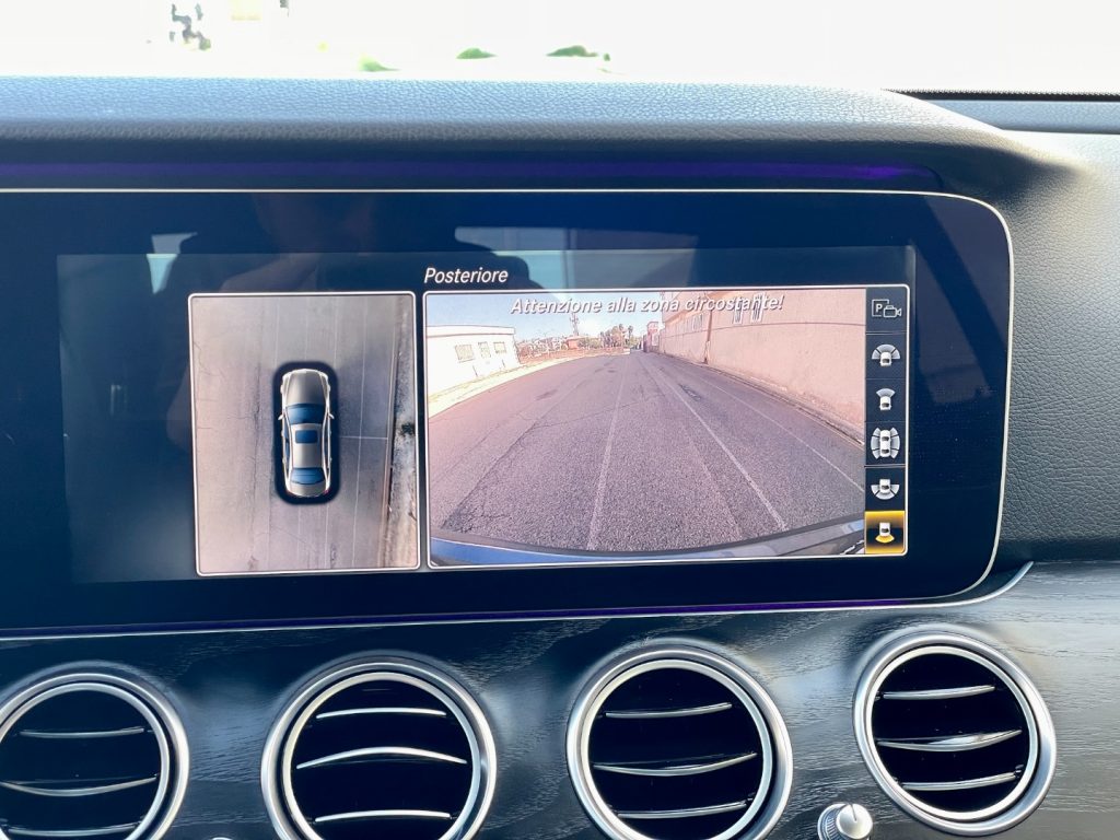 MERCEDES-BENZ E 220 d Sport (Virtual/Navi/Retro/LED) - 11