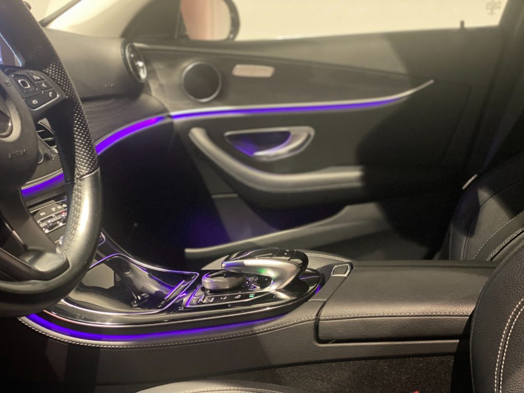 MERCEDES-BENZ E 220 d Sport (Virtual/Navi/Retro/LED) - 29