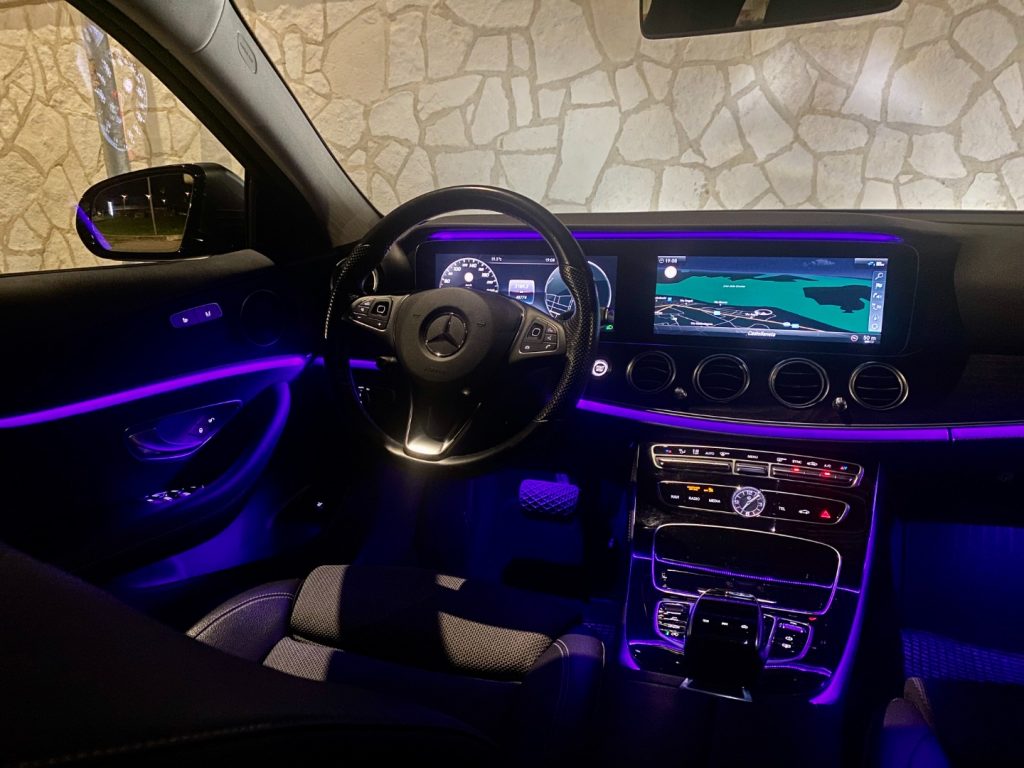 MERCEDES-BENZ E 220 d Sport (Virtual/Navi/Retro/LED) - 8