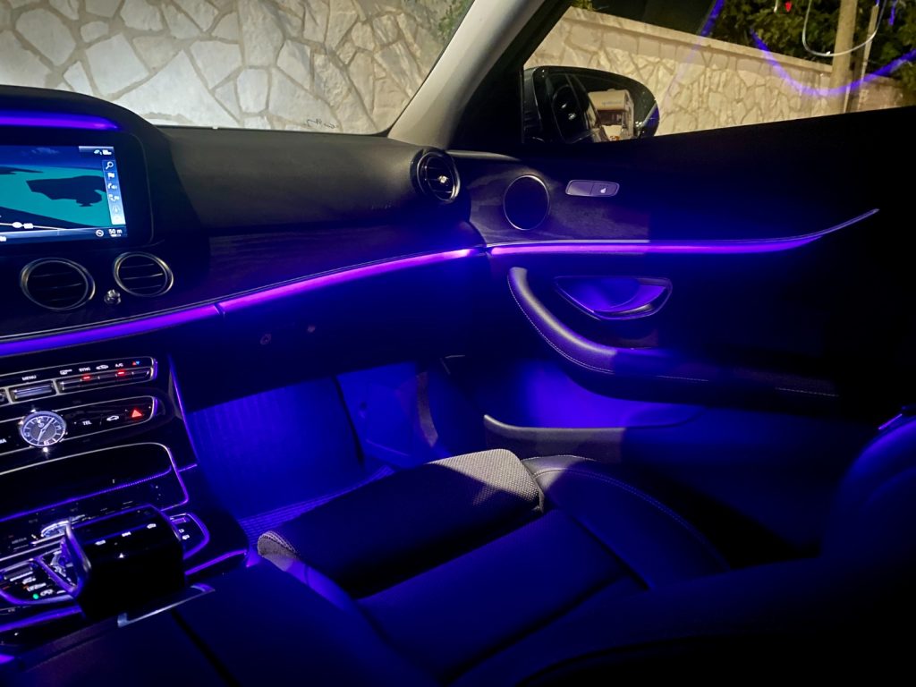 MERCEDES-BENZ E 220 d Sport (Virtual/Navi/Retro/LED) - 32