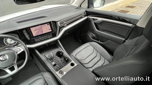 VOLKSWAGEN Touareg 3.0 V6 TDI SCR Black Style
