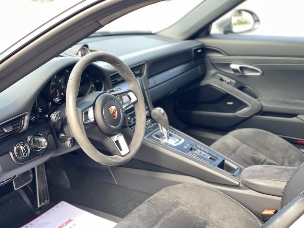 PORSCHE 991 3.0 Carrera 4 GTS Coupé - Porsche Approved - 17