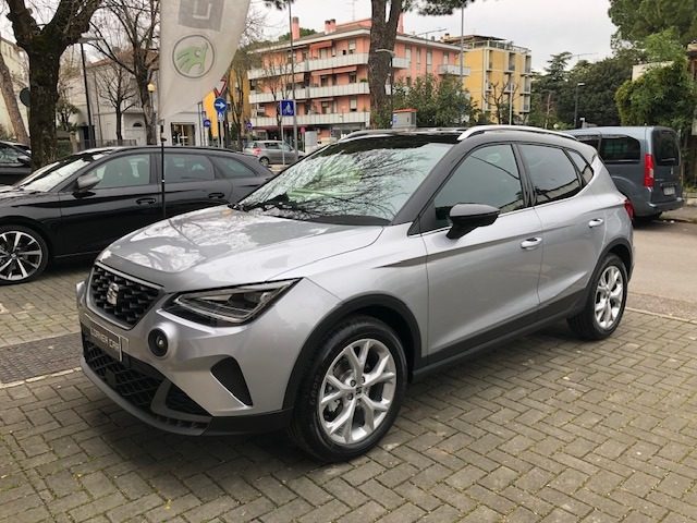 SEAT Arona Bianco pastello