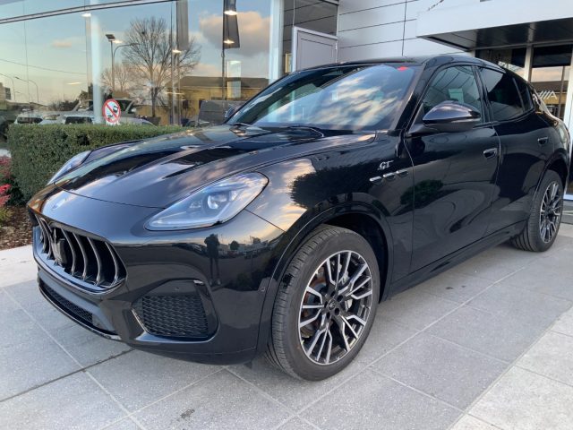 MASERATI Grecale Nero Tempesta metallizzato