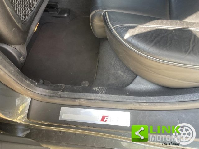 AUDI RS4 4.2 V8 quattro