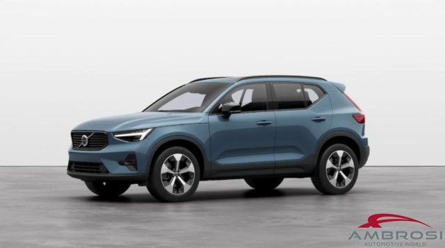 VOLVO XC40 Mild Hybrid B3 automatico Ultimate Dark 