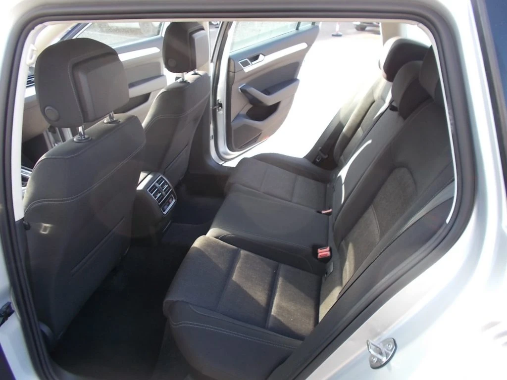 VOLKSWAGEN Passat Variant 2.0 TDI DSG Business BlueMotion Tech - 11