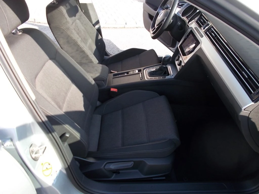 VOLKSWAGEN Passat Variant 2.0 TDI DSG Business BlueMotion Tech - 13