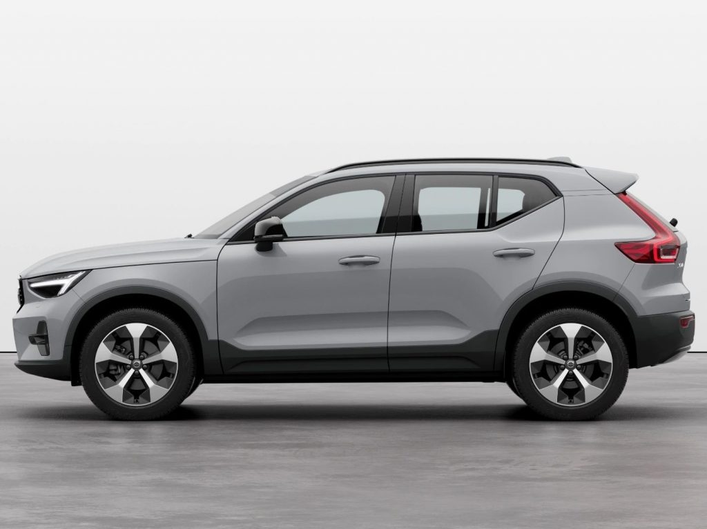 Auto Nuova VOLVO XC40 B3 Automatico Ultimate Dark - MY24 - Motorsclub ...