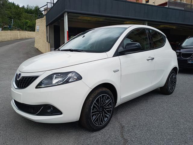 LANCIA Ypsilon Bianco pastello