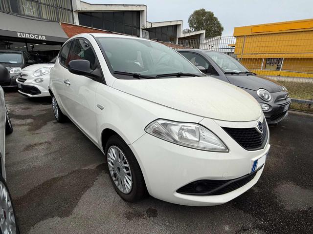 LANCIA Ypsilon Bianco pastello