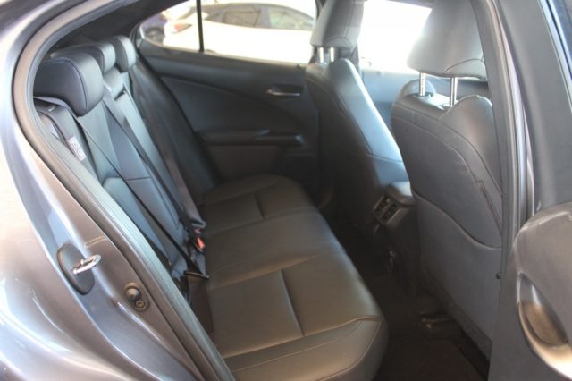 Lexus UX 250H  benzina/elettrica - dettaglio 7