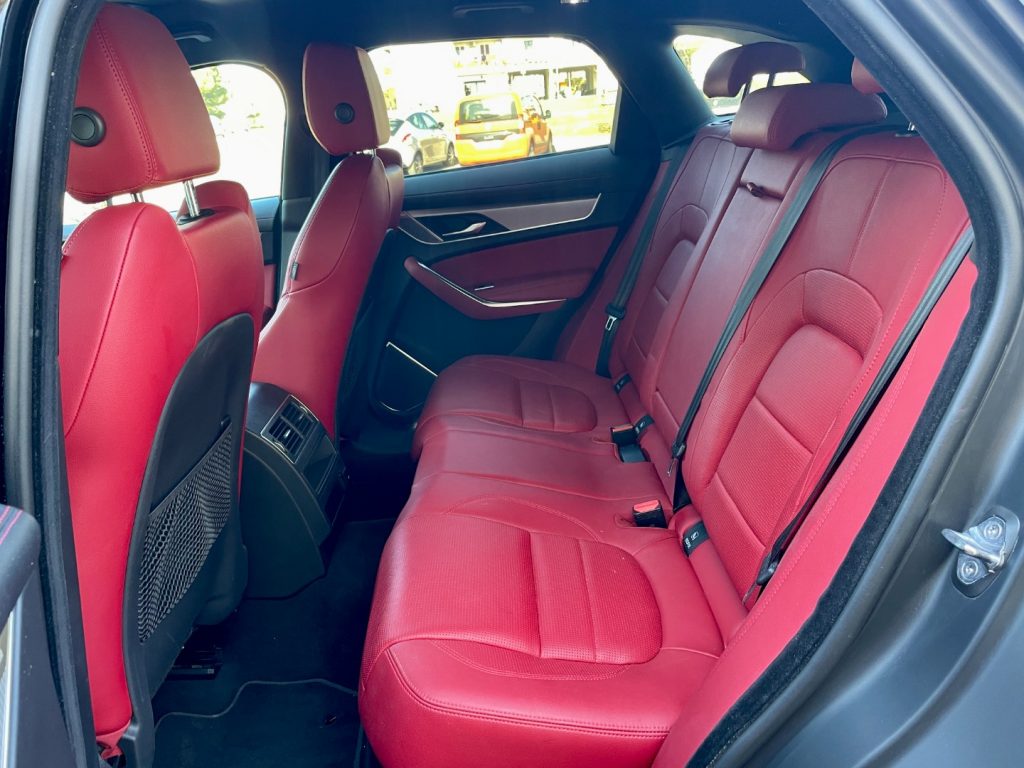 JAGUAR F-Pace 2.0d D200 AWD R-Dynamic SE - 12