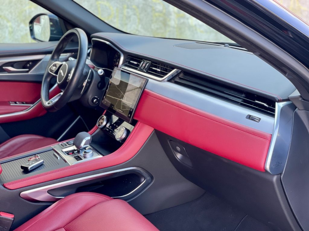 JAGUAR F-Pace 2.0d D200 AWD R-Dynamic SE - 11