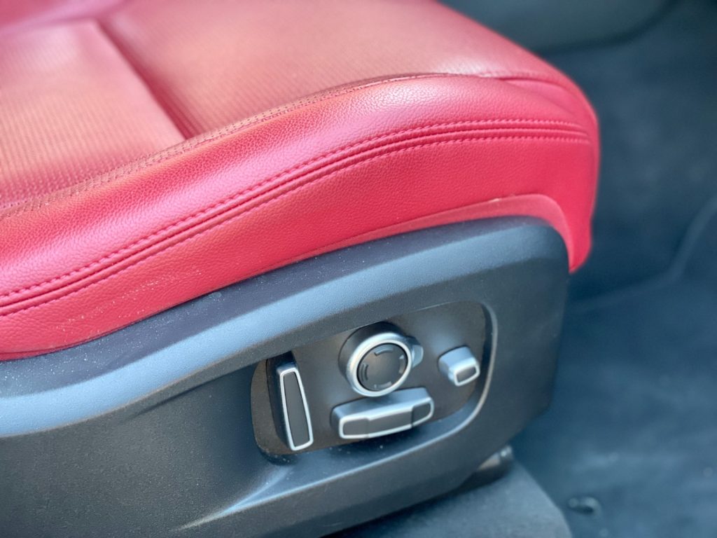 JAGUAR F-Pace 2.0d D200 AWD R-Dynamic SE - 25