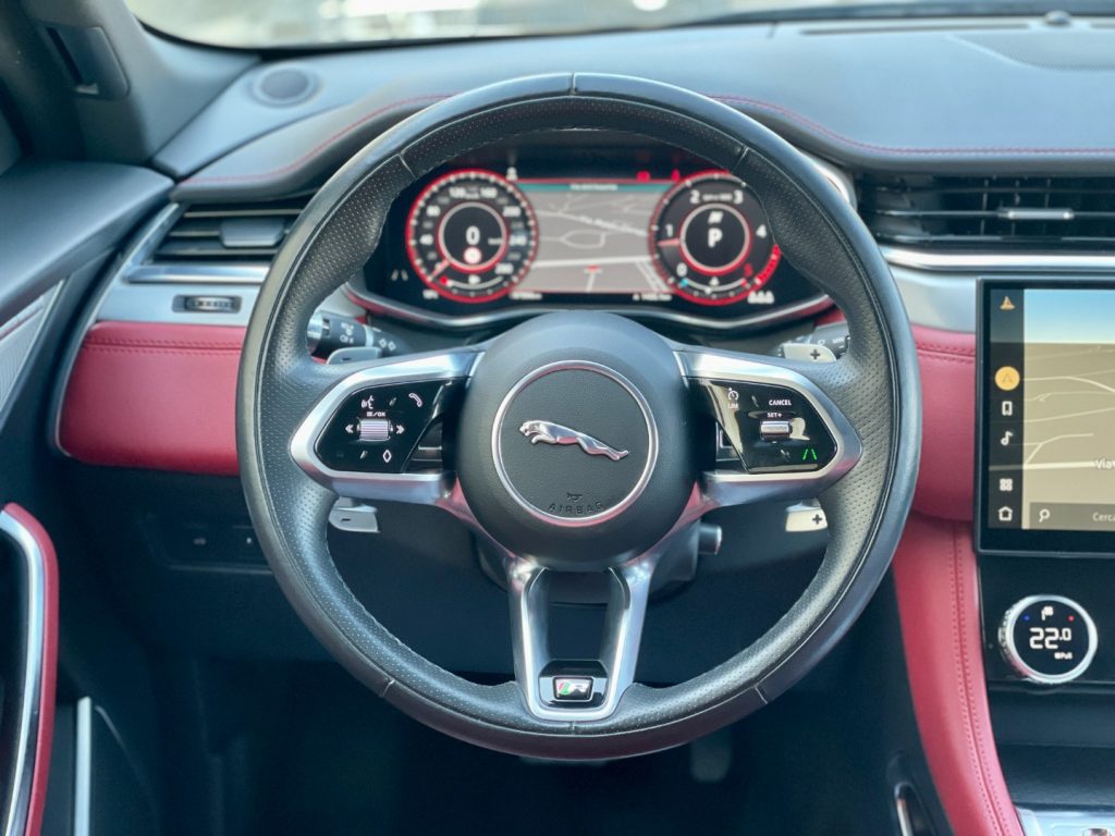 JAGUAR F-Pace 2.0d D200 AWD R-Dynamic SE - 22