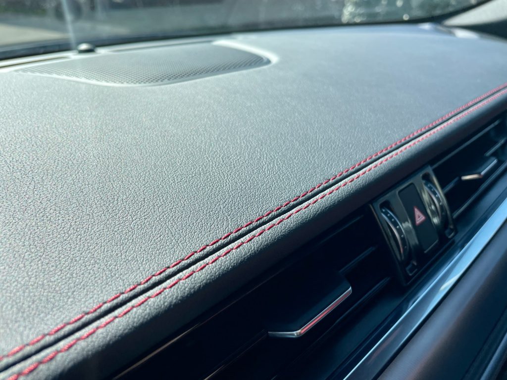 JAGUAR F-Pace 2.0d D200 AWD R-Dynamic SE - 29