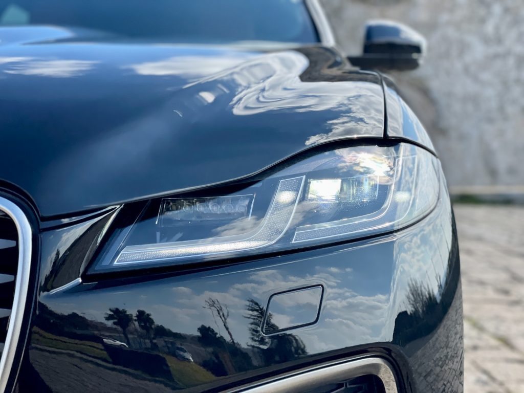 JAGUAR F-Pace 2.0d D200 AWD R-Dynamic SE - 31