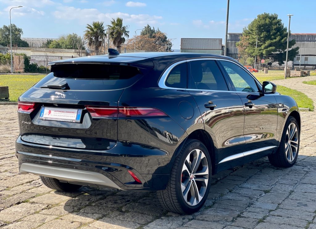 JAGUAR F-Pace 2.0d D200 AWD R-Dynamic SE - 13