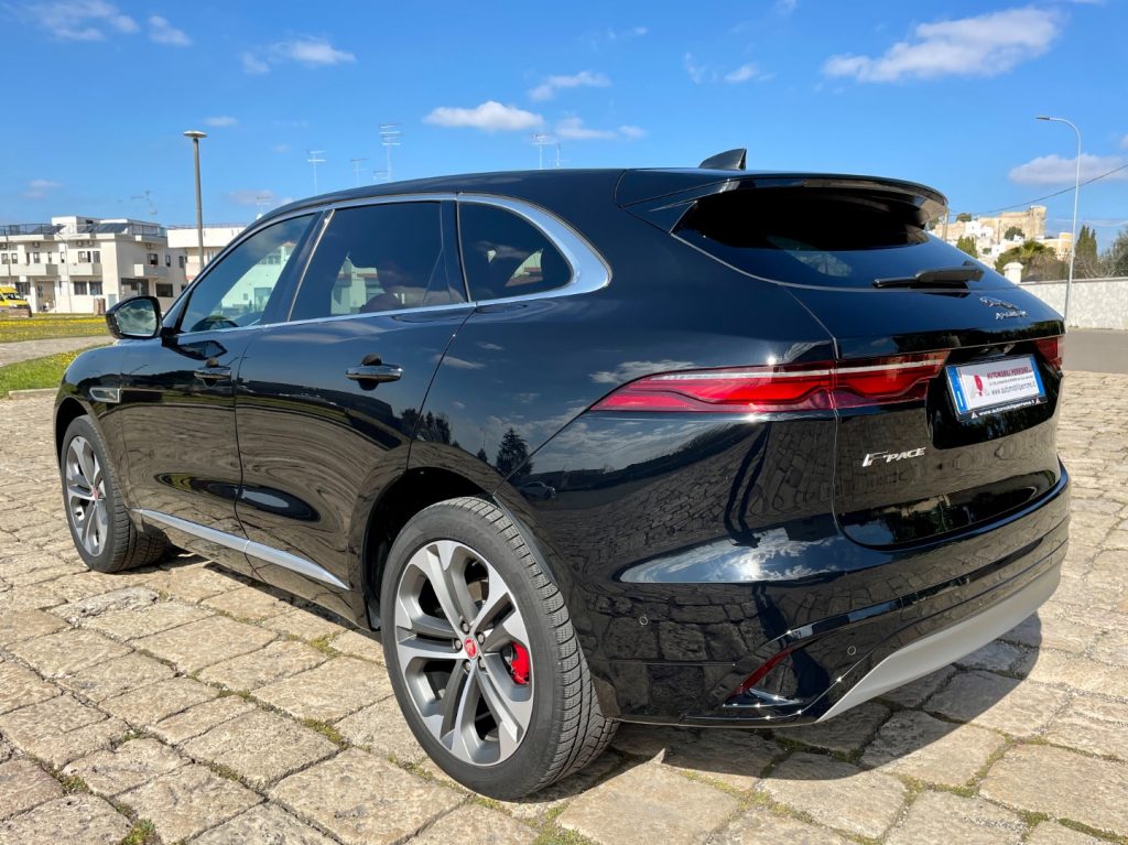 JAGUAR F-Pace 2.0d D200 AWD R-Dynamic SE - 15