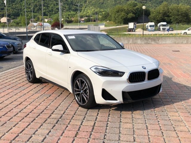 BMW X2 Bianco pastello