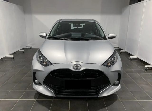 TOYOTA Yaris Argento metallizzato