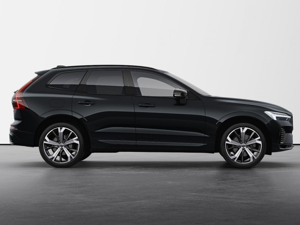 Auto nuova VOLVO XC60 B4 (b) Plus Dark Aut. - MY24 - Motorsclub