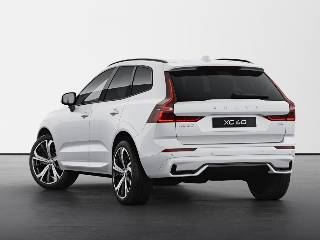 Auto nuova VOLVO XC60 B4 (b) Plus Dark Aut. - MY24 -  -  Concessionaria Ufficiale Volvo, Modena