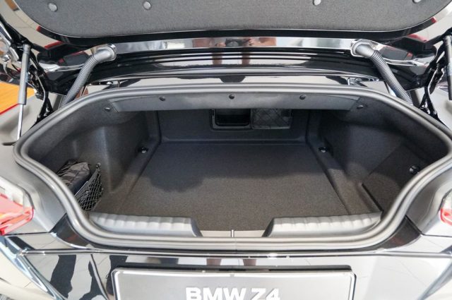 BMW Z4 sDrive20i “Advantage”
