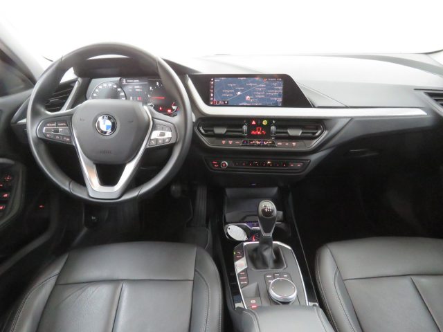 BMW 118 i 5p. Luxury