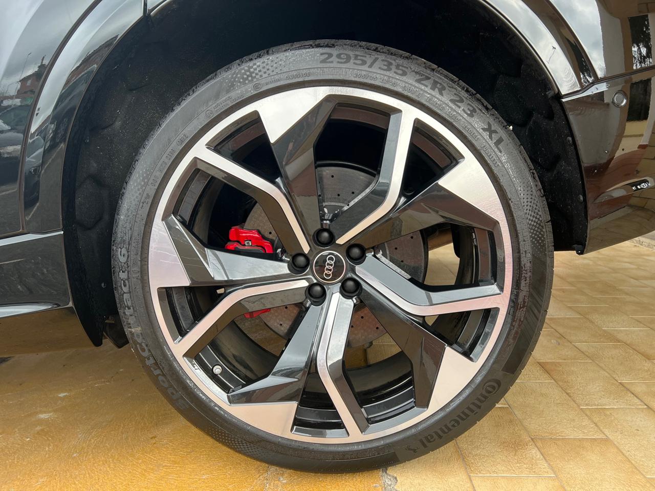 AUDI RS Q8 TFSI V8 quattro V-MAX 305KM/H CARBO FULL - ruote