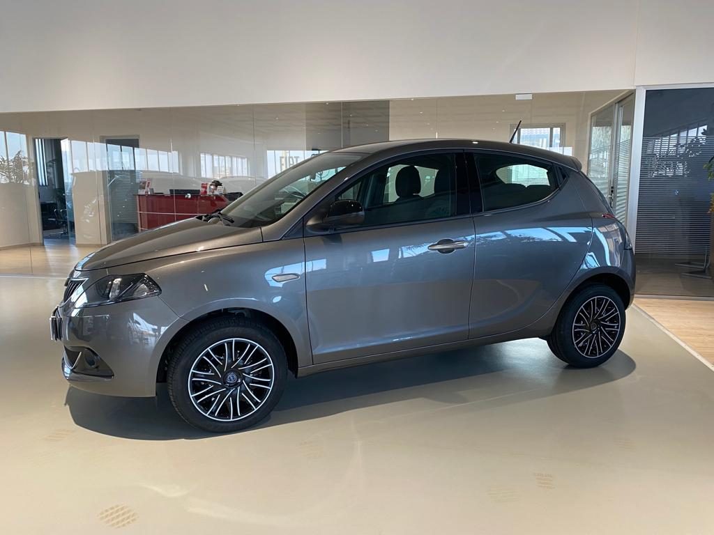 LANCIA Ypsilon 1.0 FireFly 5 porte S&S Hybrid Silver Plus - 2