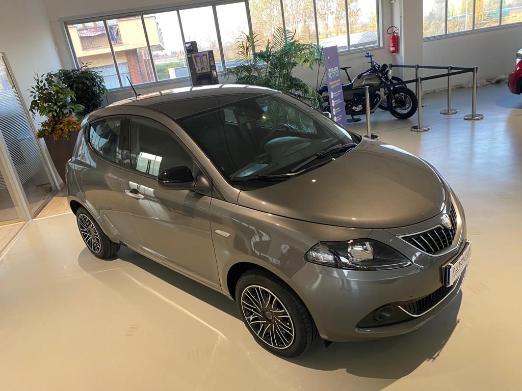 LANCIA Ypsilon 1.0 FireFly 5 porte S&S Hybrid Silver Plus - 4